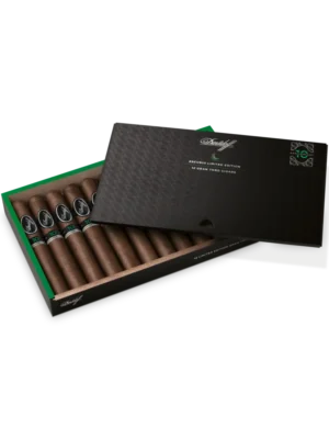 DavidoffEscurio10thAnniversaryLimitedEdition_02-EGMCigars_1310x_crop_center Davidoff Escurio 10th Anniversary Limited Edition Cigar